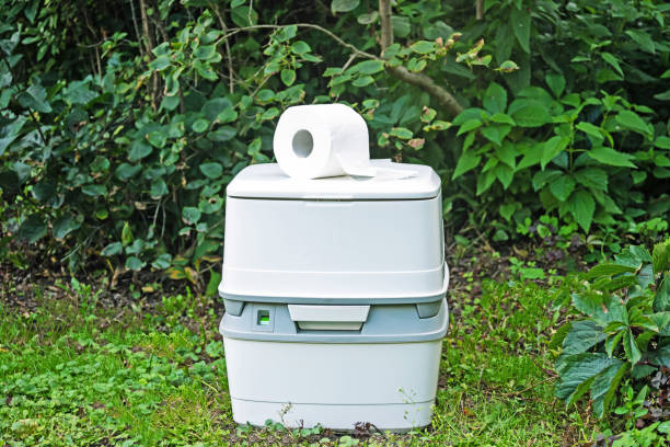 Best Portable toilet rental cost  in Struthers, OH