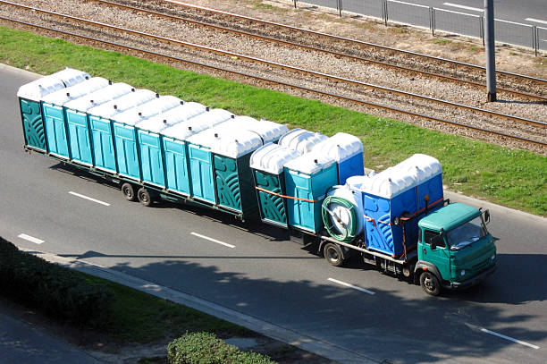 Best Porta potty delivery and setup  in Struthers, OH